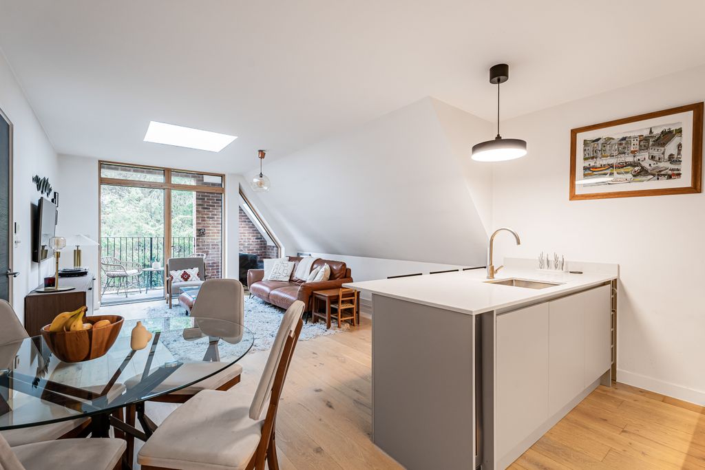 Property photo 2 of 17 16_72965