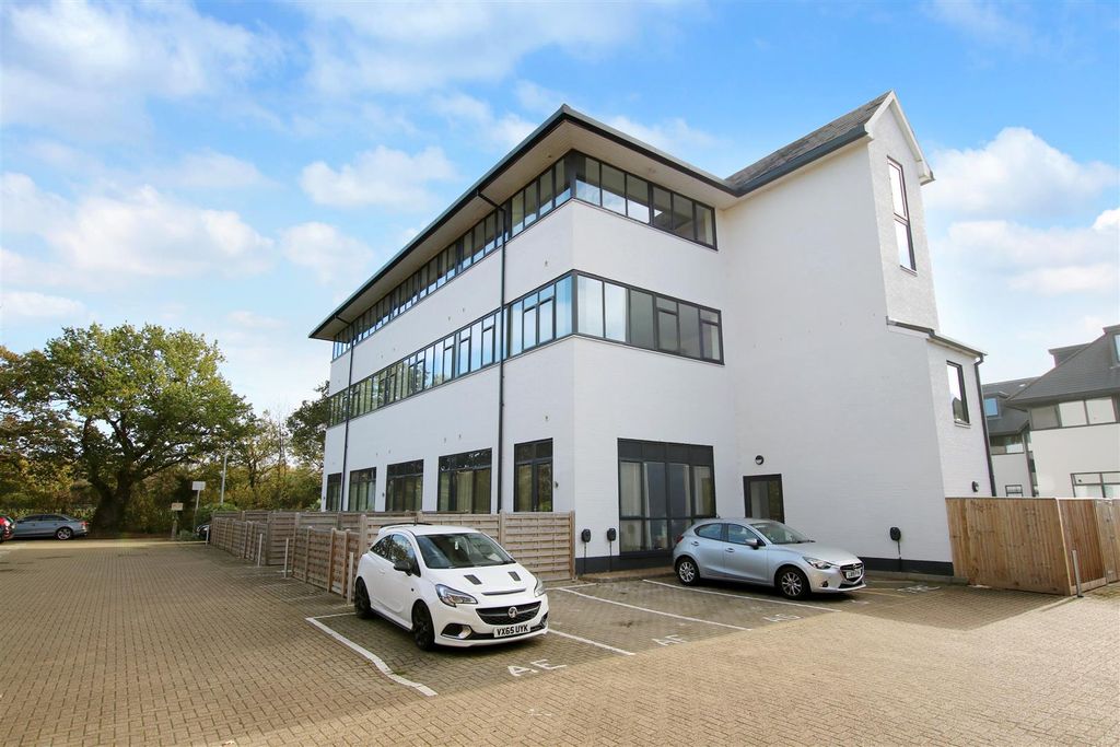 Property photo 1 of 9 Thorn 3Dp.Jpg