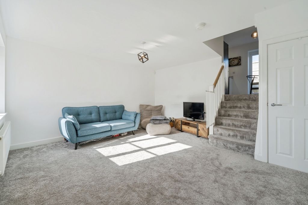 Property photo 3 of 21 Pbox-Img.Jpg