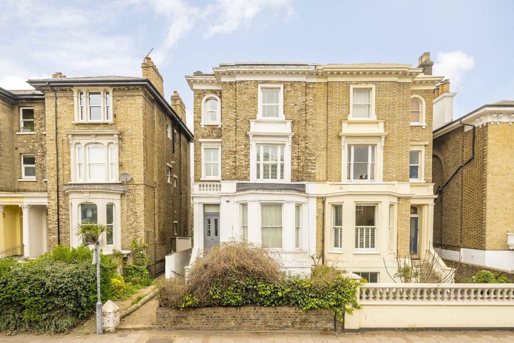 Property photo 1 of 5