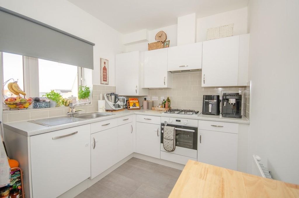 Property photo 3 of 13 Kitchen.Jpg