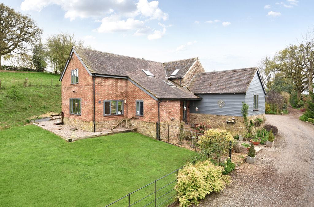 Property photo 2 of 34