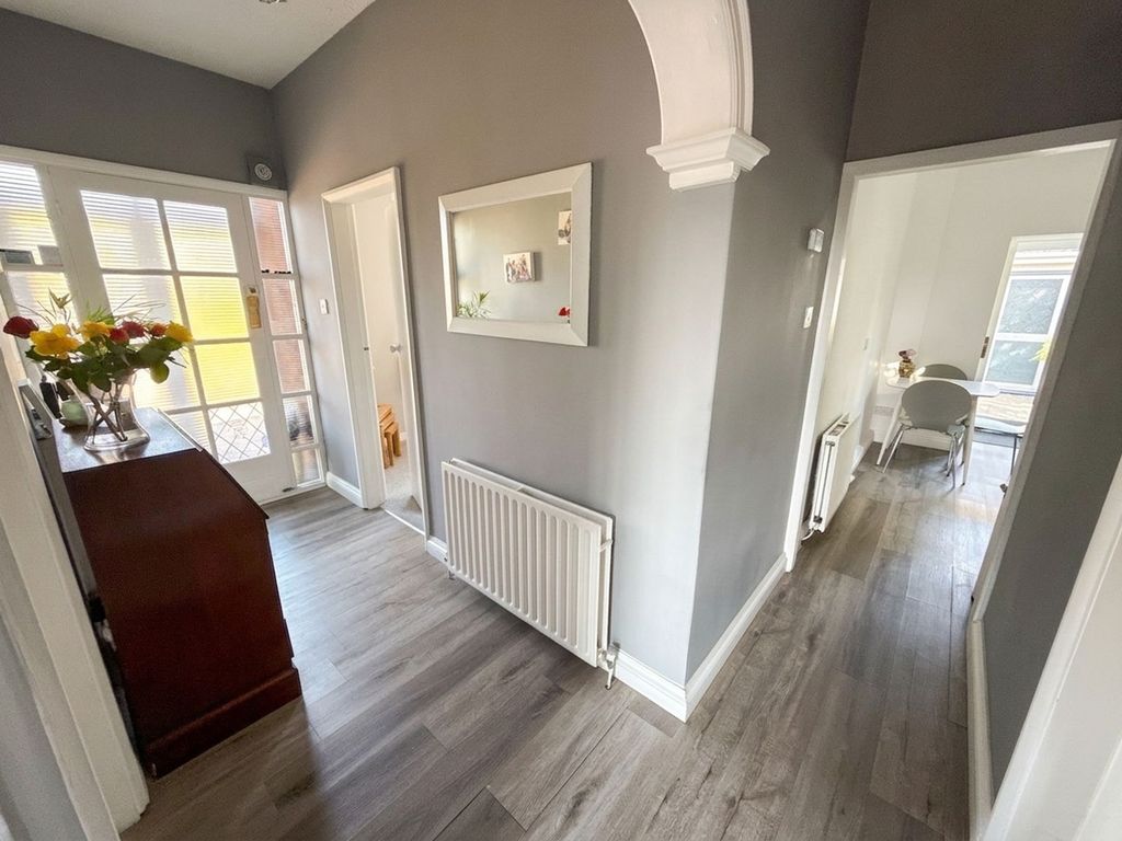 Property photo 2 of 22