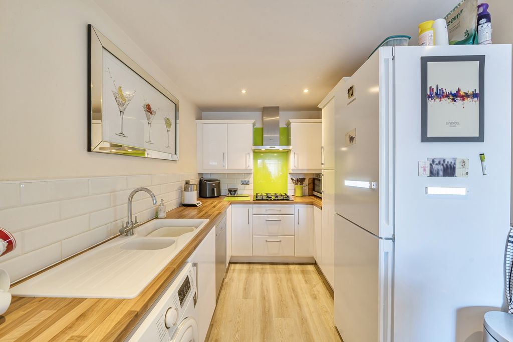 Property photo 3 of 19 1370470-22-68F8E3...