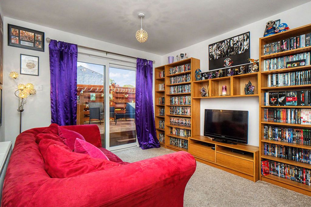 Property photo 3 of 13