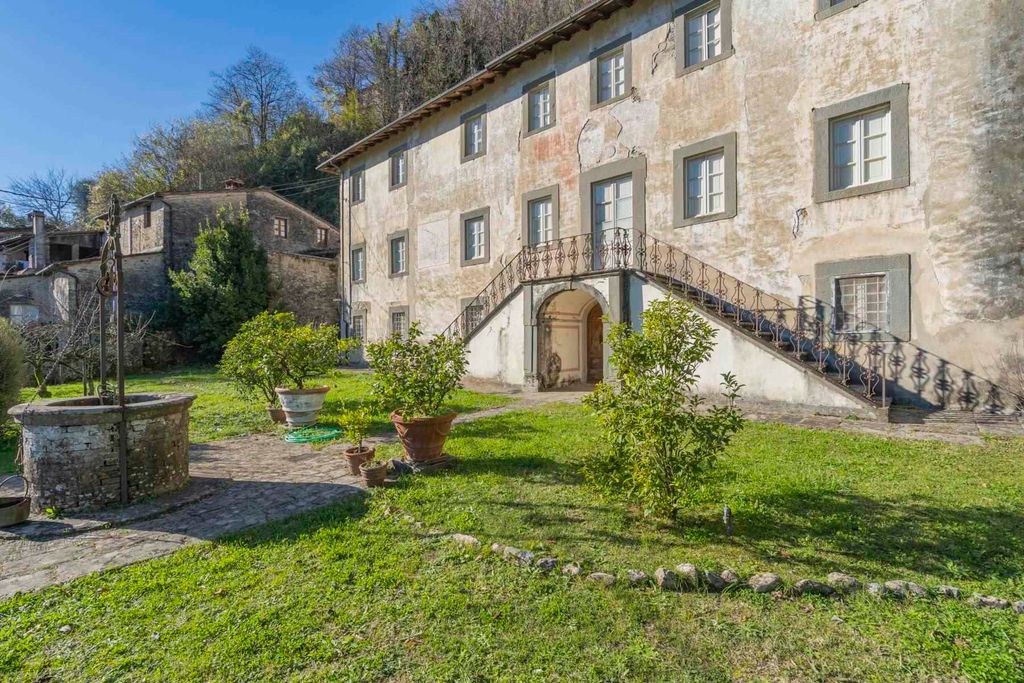 Property photo 1 of 30