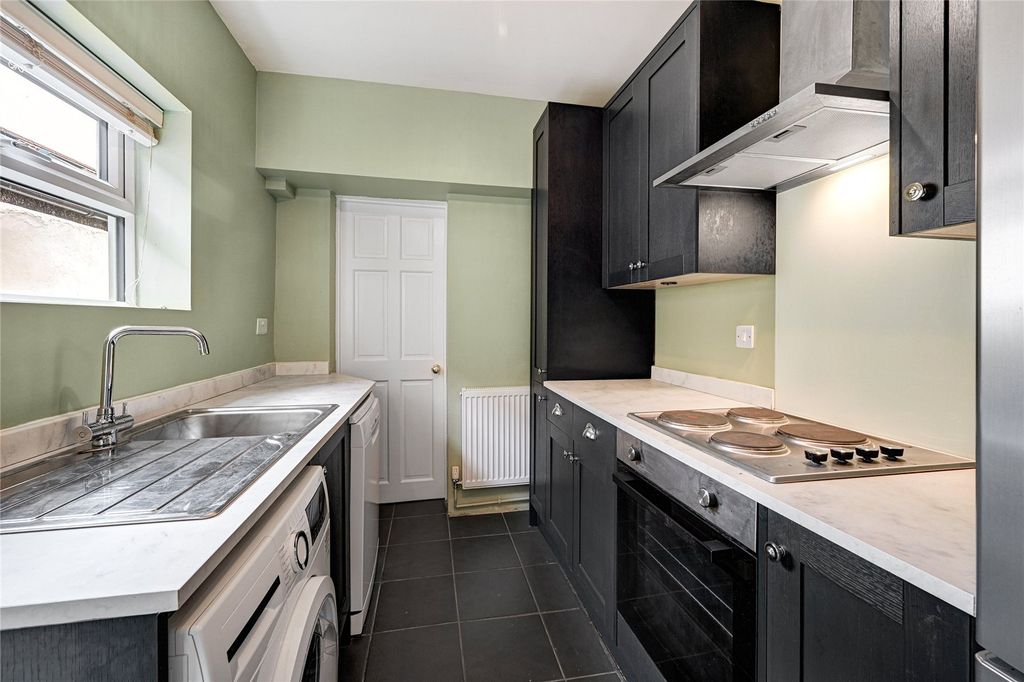 Property photo 2 of 17 Picture No. 12