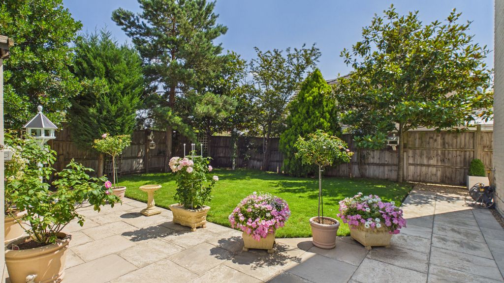 Property photo 3 of 12
