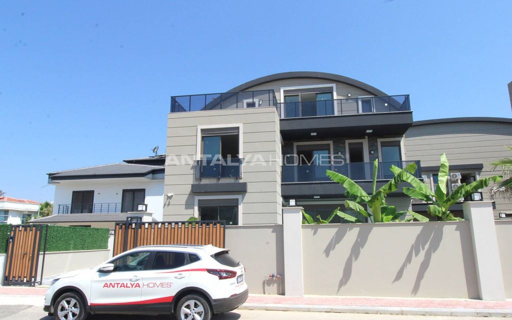 Property photo 3 of 44