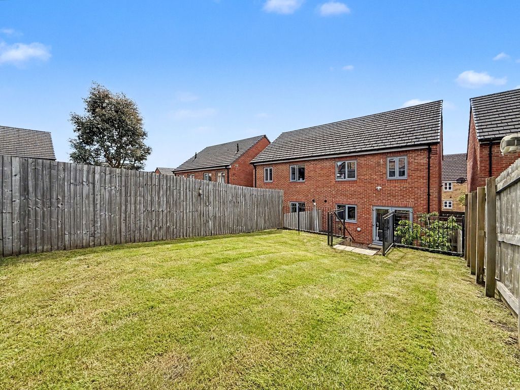 Property photo 2 of 25