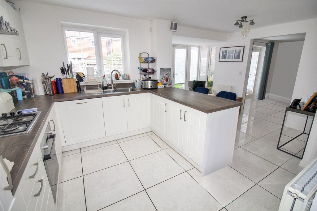 Property photo 2 of 18 Picture No. 04