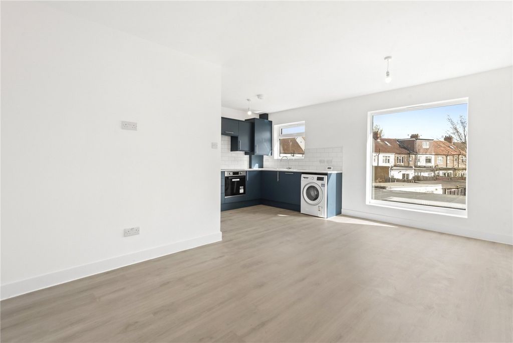 Property photo 2 of 16 Picture No. 02