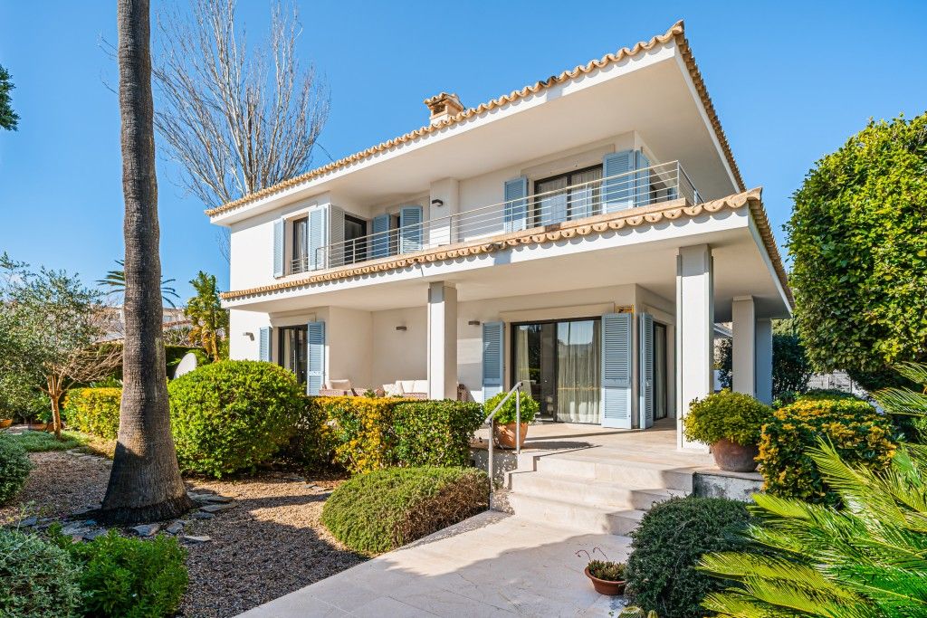 Property photo 1 of 20 Facade