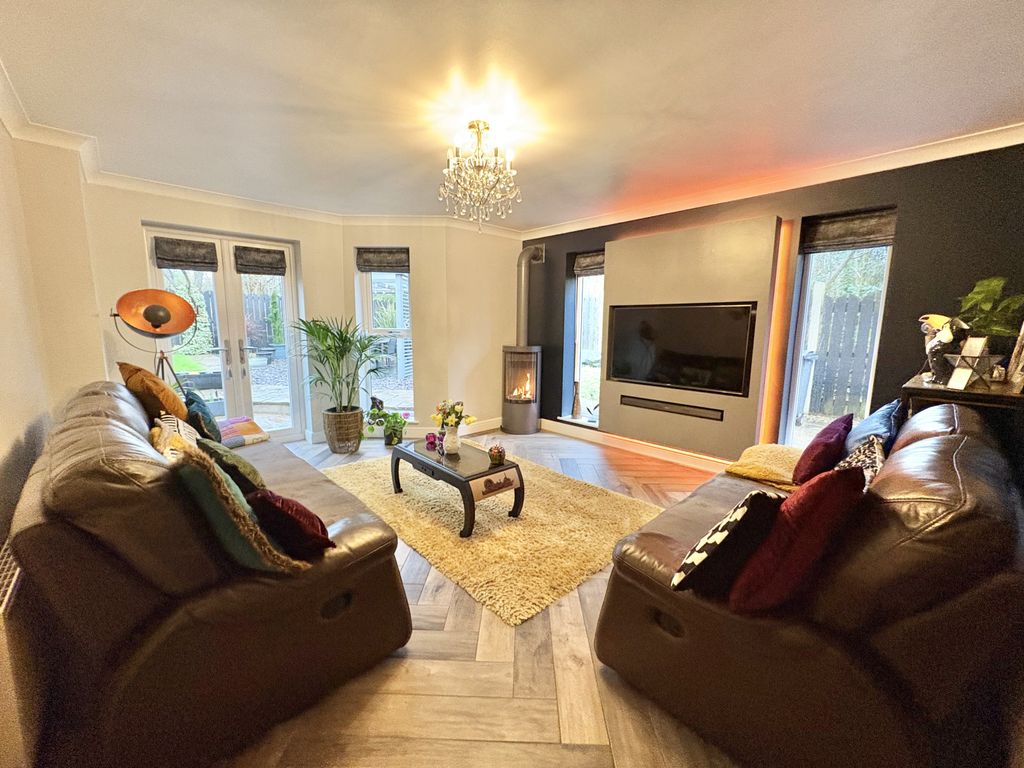 Property photo 2 of 33