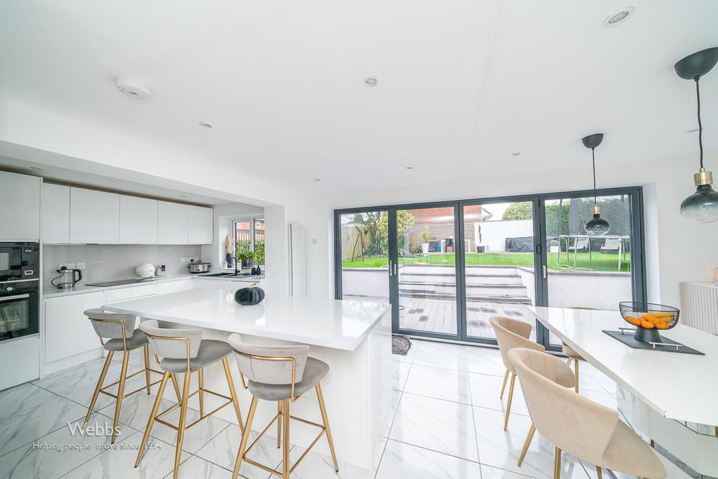 Property photo 3 of 29 Â© Webbs Estate Agents Â© (23 Of 41).Jpg