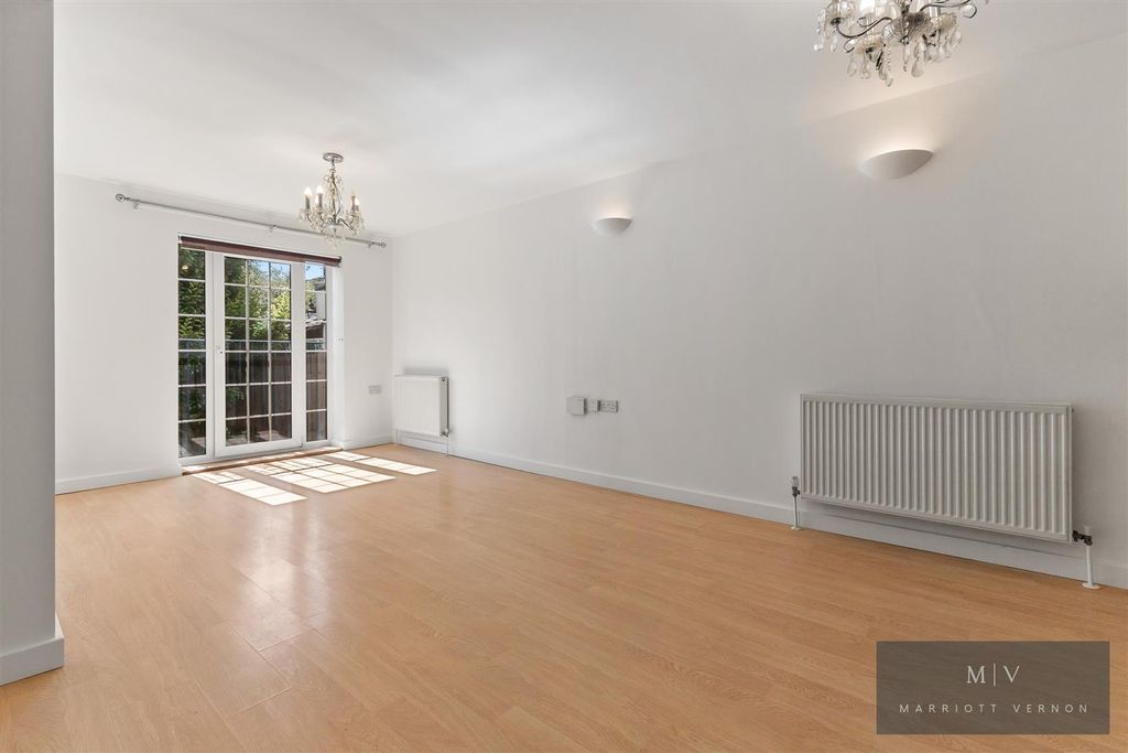 Property photo 3 of 12 Angel Court Flat 5 MV-1.Jpg