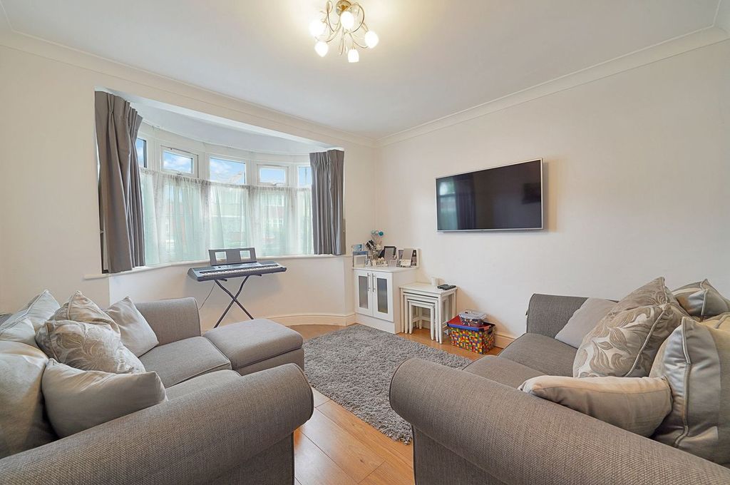 Property photo 2 of 17