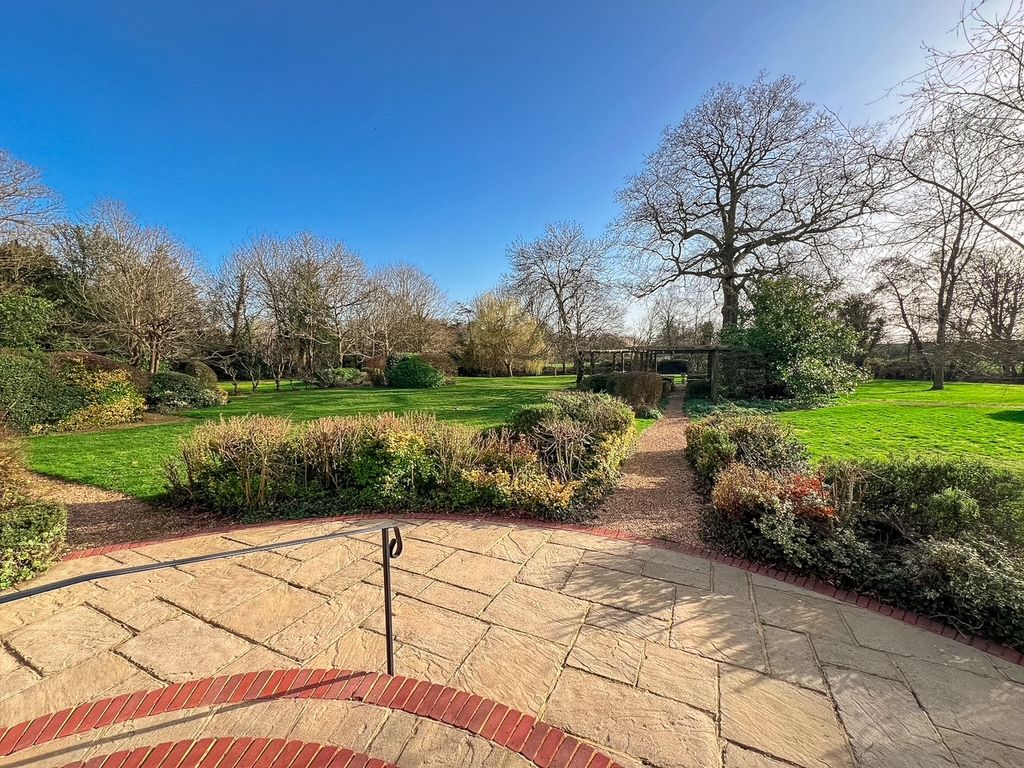 Property photo 2 of 22