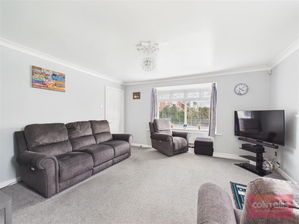 Property photo 3 of 31 Cam05075G0-Pr0291-Still020.Jpg