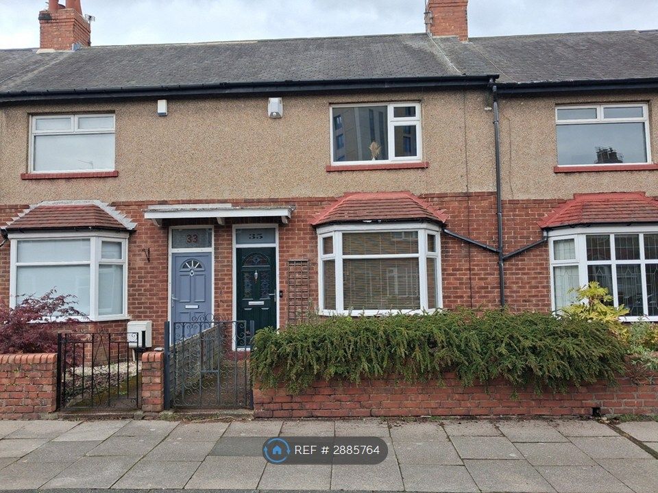 Property photo 1 of 7 Outside - Front