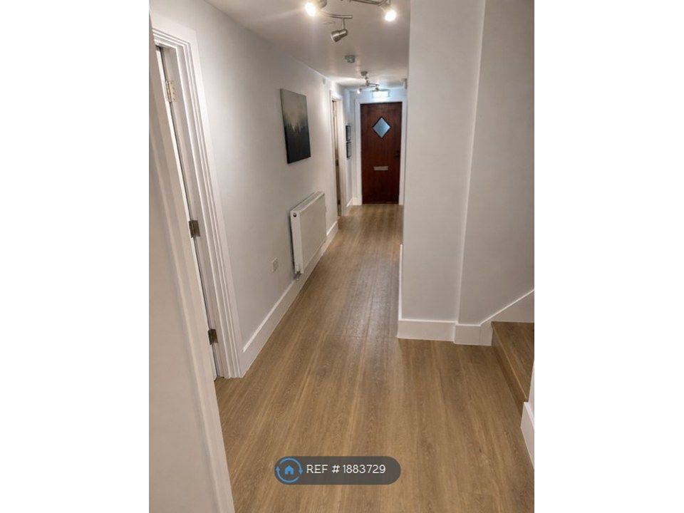 Property photo 2 of 11 Entrance