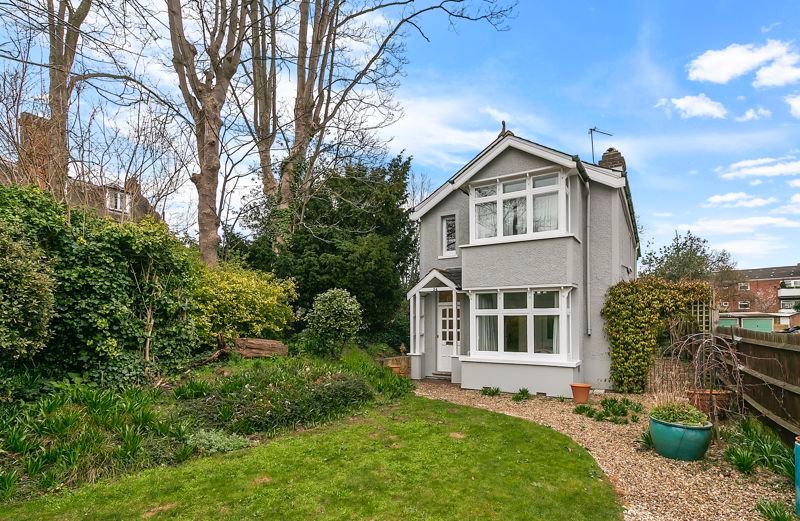 Property photo 1 of 14 Upper Teddington Road, Hampton Wick