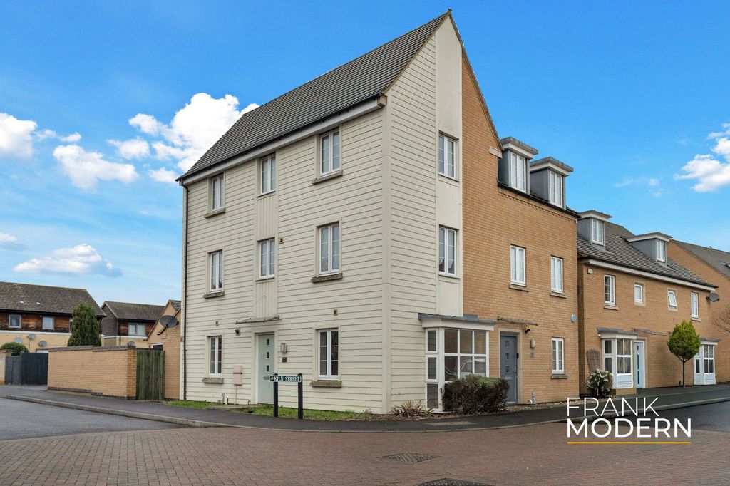 Property photo 1 of 44