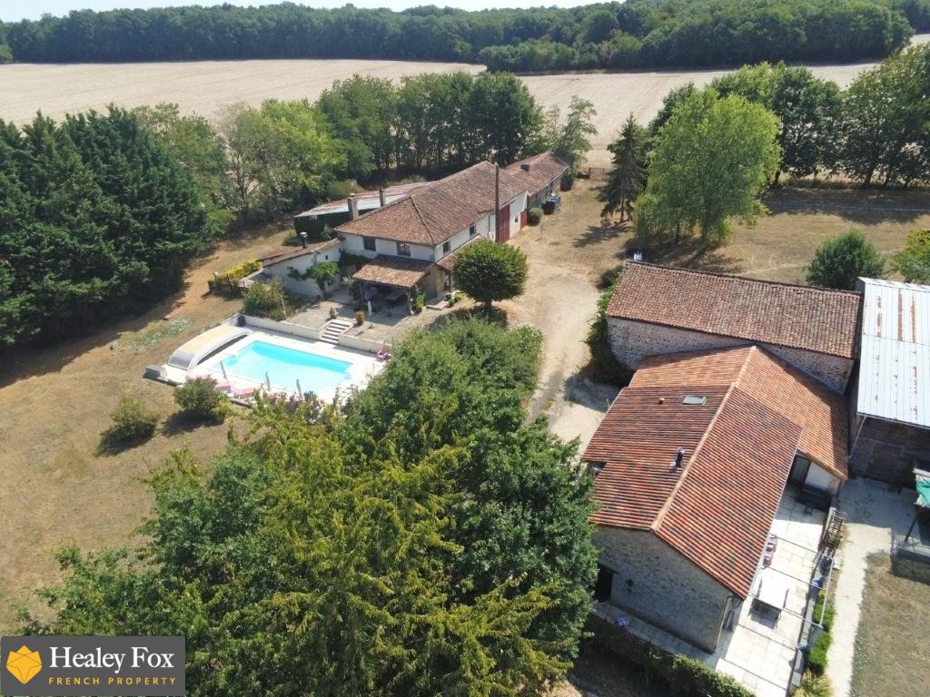 Property photo 2 of 65 1._Maison_Avec_Gtes_Et_Piscine__Vendre_2_6A705B5B1048A