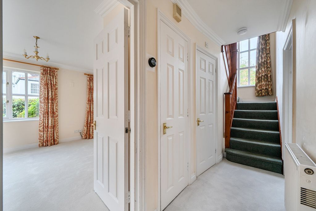 Property photo 2 of 26 1448655-18-69E21d...