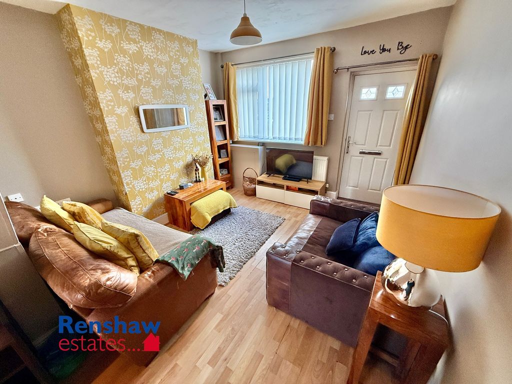 Property photo 1 of 11 L (2)