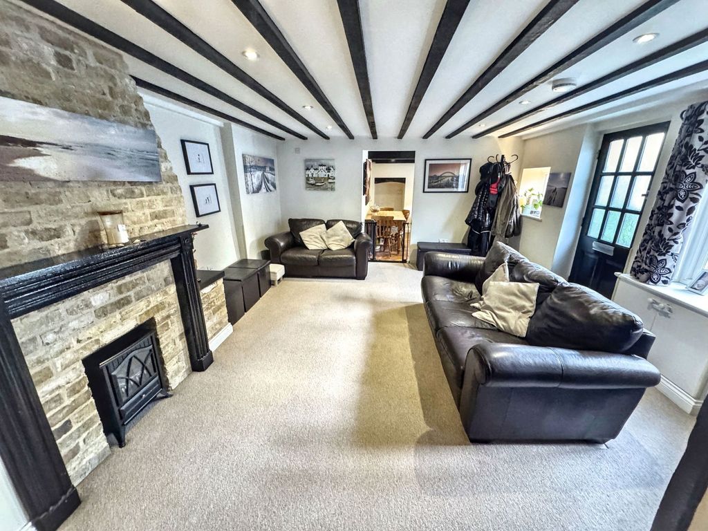 Property photo 2 of 23