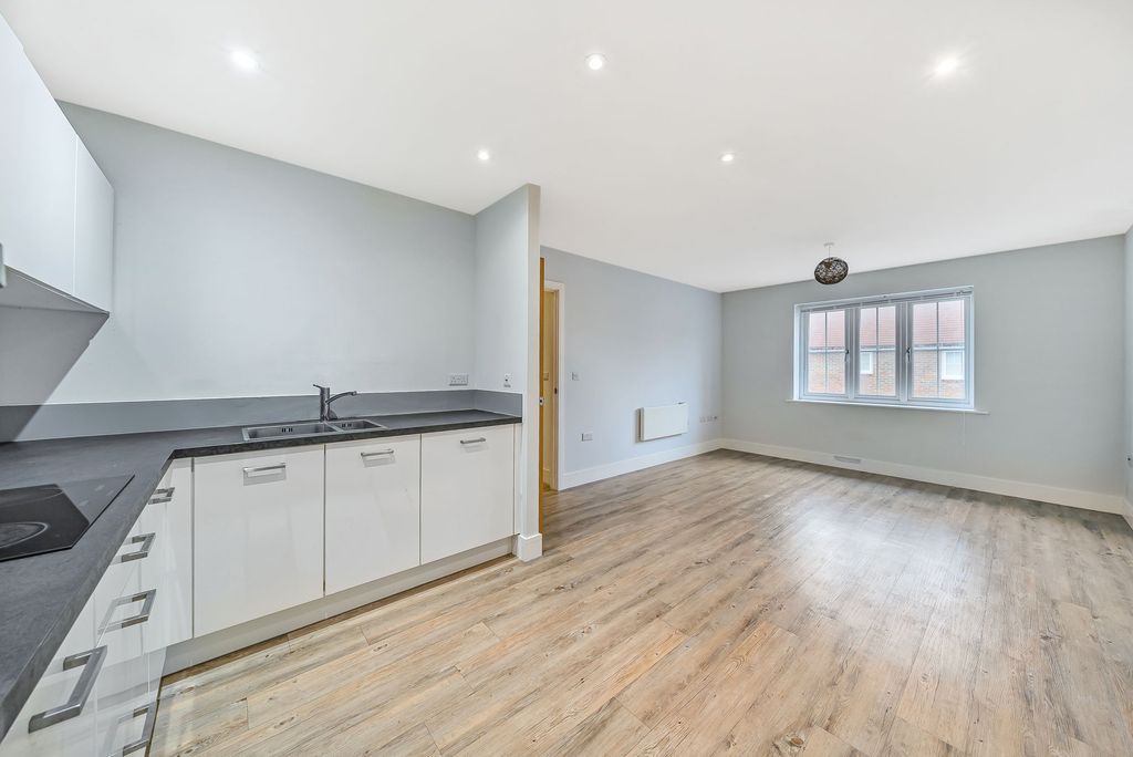 Property photo 3 of 12 Kitchen/ Reception Room