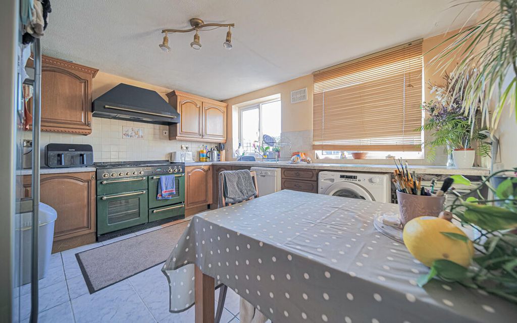 Property photo 3 of 14 P1066179.Jpg