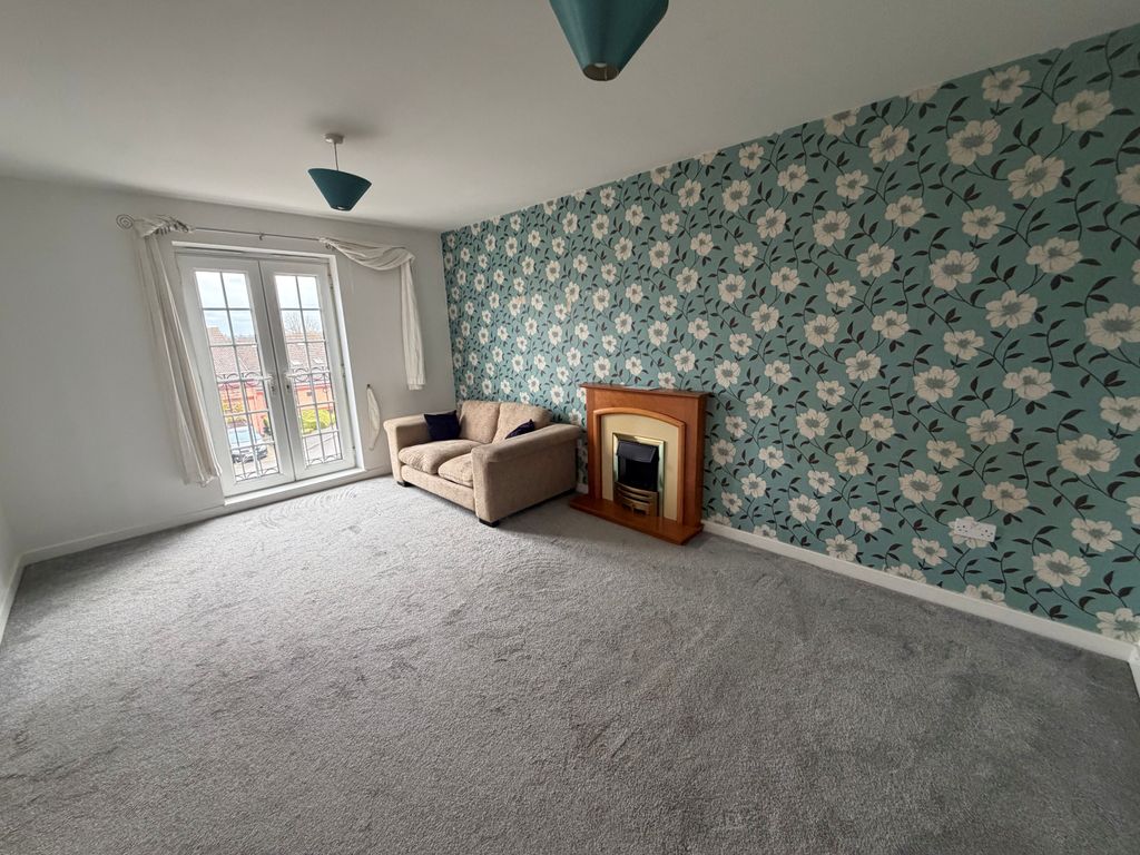 Property photo 3 of 7 Front