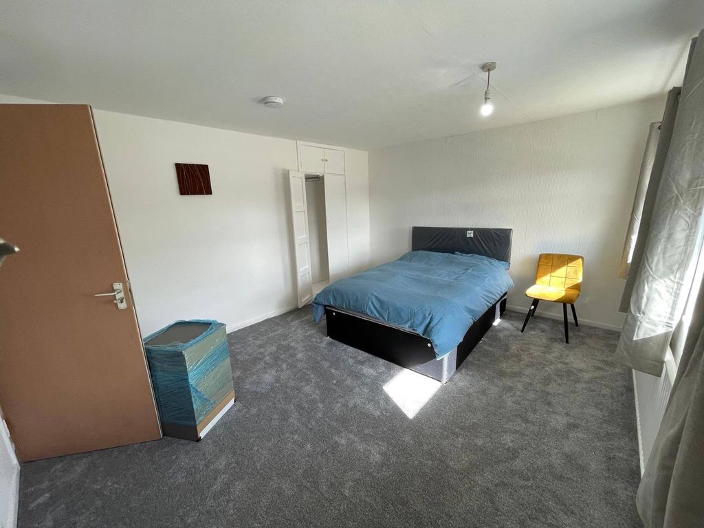 Property photo 2 of 16 Gallery