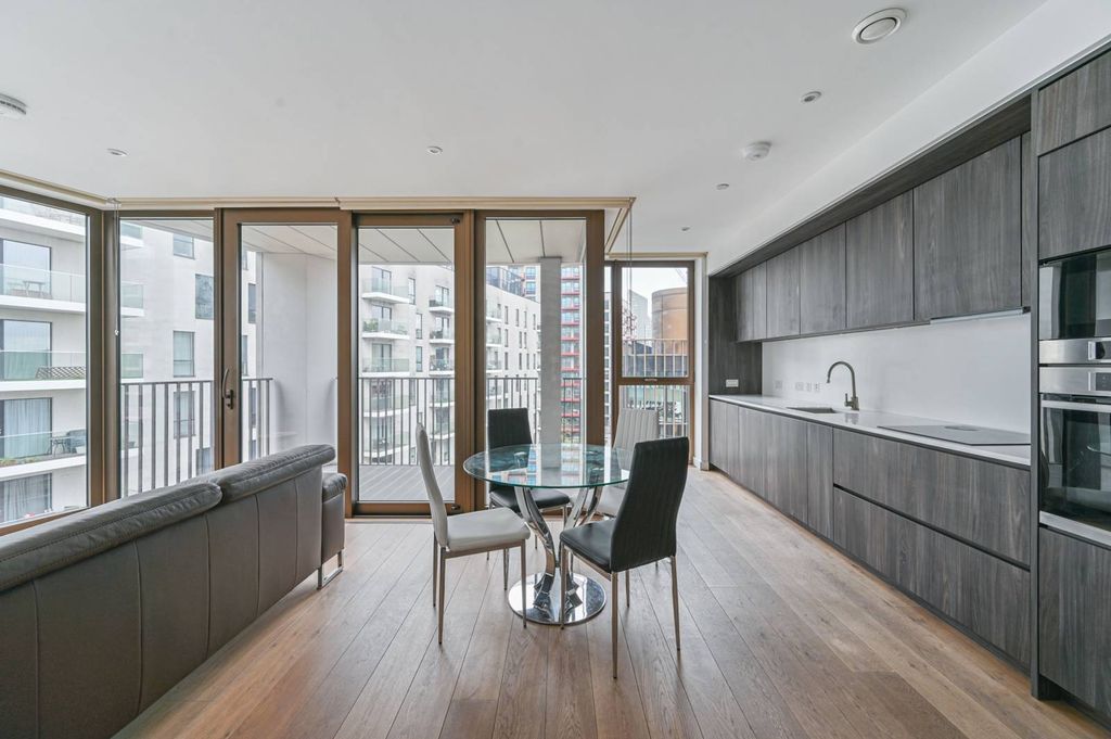 Property photo 3 of 21