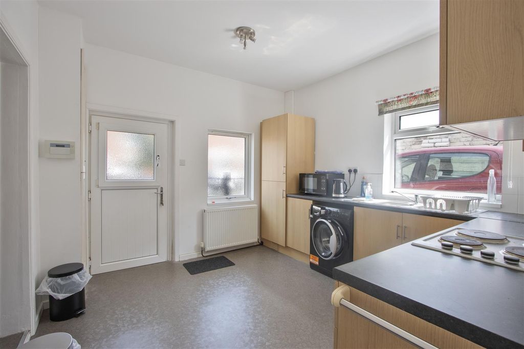 Property photo 3 of 12 New Kitchen 1.Jpg