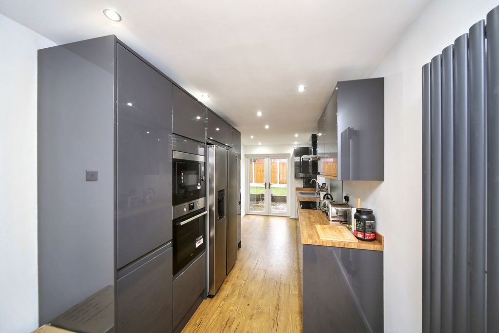 Property photo 3 of 20