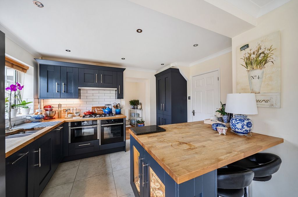 Property photo 2 of 20 1469080-5-6A1Fefe...
