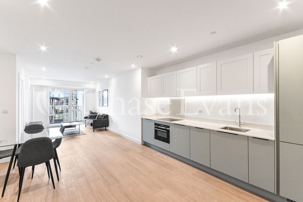 Property photo 1 of 18 Kitchen