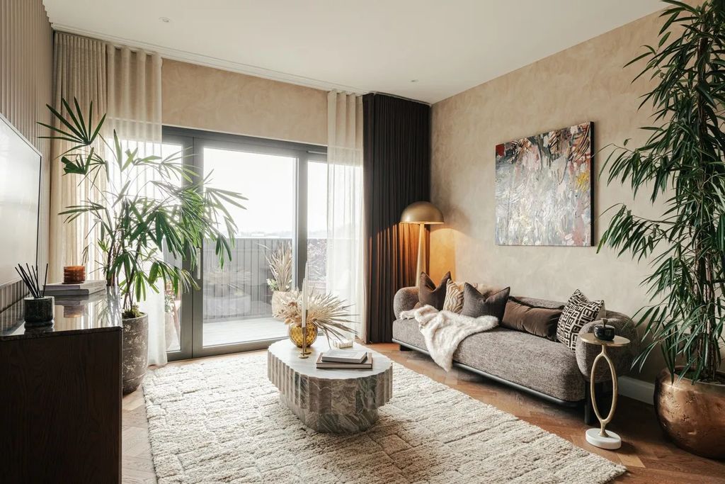 Property photo 3 of 17 Photo 5