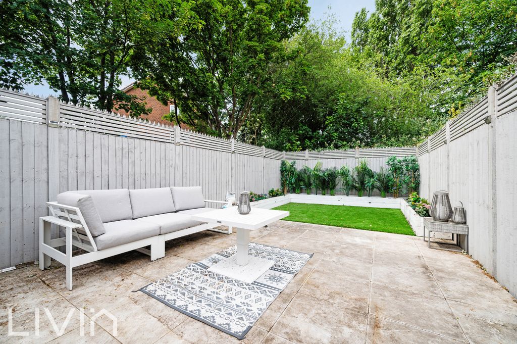 Property photo 3 of 10 Pawsons Road, 14 (12 From 18)-10