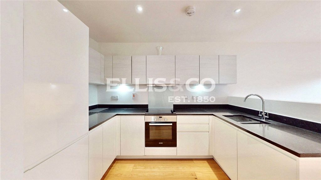 Property photo 2 of 13 Picture No. 22