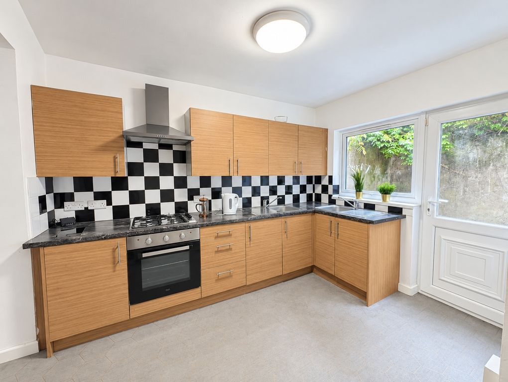 Property photo 1 of 7 Picture No. 32