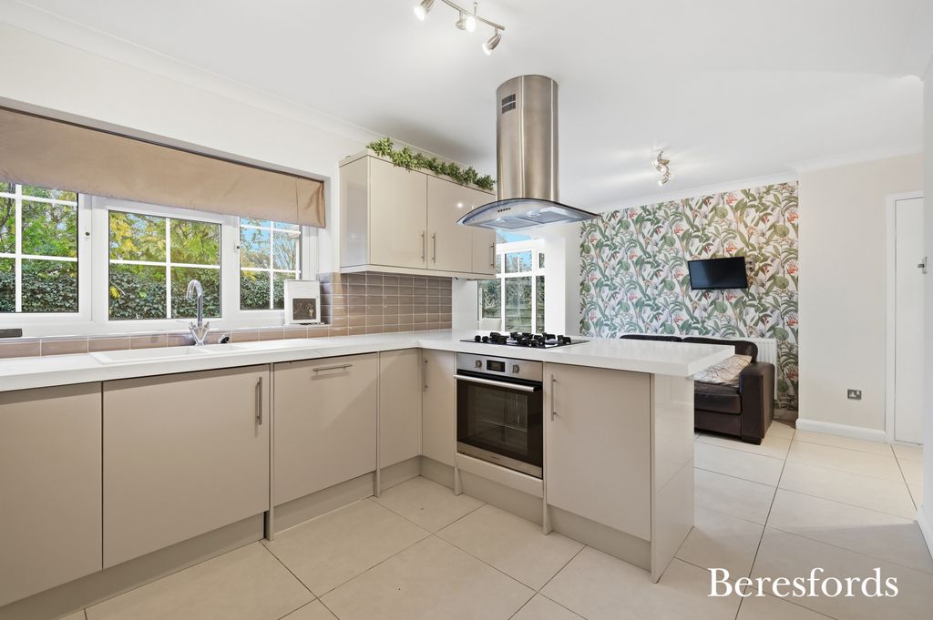 Property photo 3 of 35 Picture No. 27