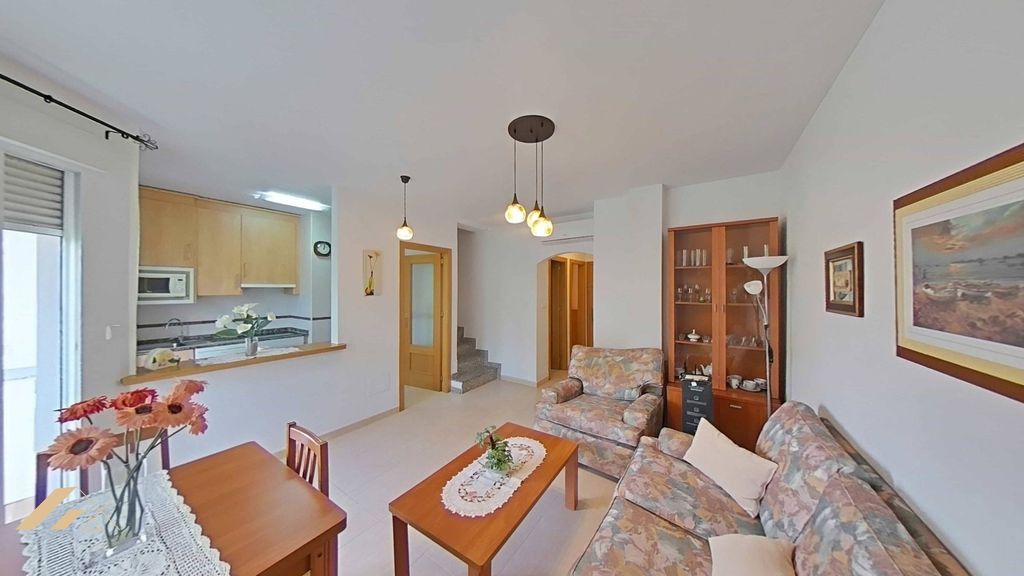 Property photo 3 of 44