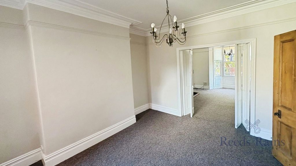 Property photo 3 of 16 Pbox-Img.Jpg