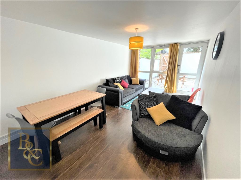 Property photo 2 of 24