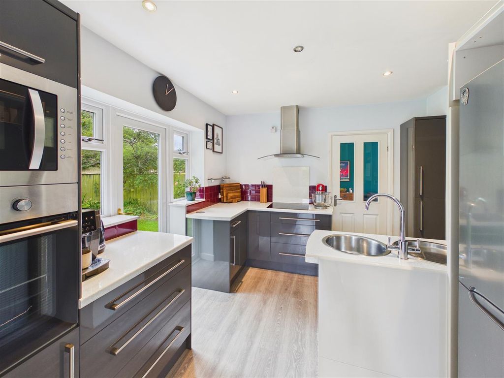 Property photo 3 of 15 Kitchen