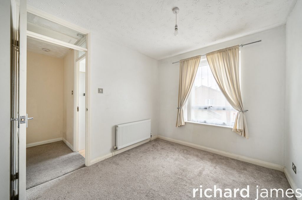 Property photo 2 of 14 4d1F13F1E63c4E90A3Ad877A0d447514